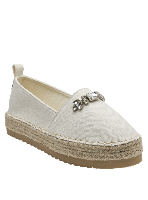 Alpargata boho-chic blanca, ideal para ocasiones casuales y semi-formales.