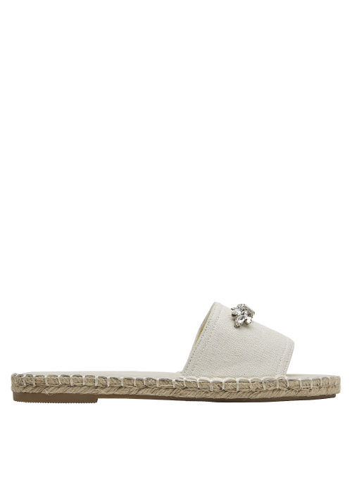 Alpargata boho-chic de mujer, diseño simple en beige, perfecta para un look minimalista.